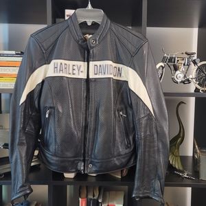 Harley Davison vented and reinforced leather jacket sz small real riding leather